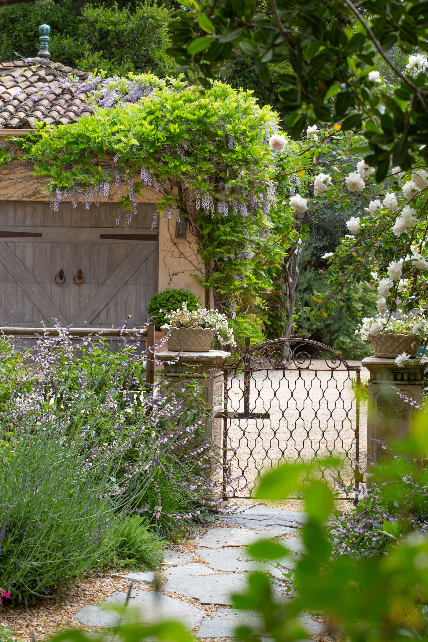 Landscape Fence Ideas and Gates - Landscaping Network